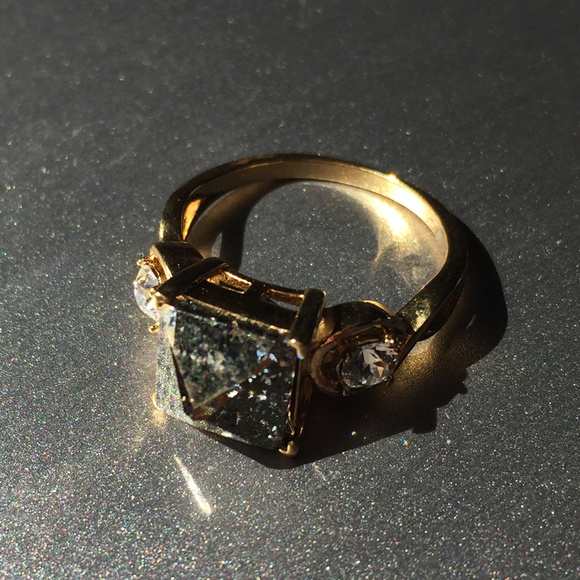 Metallic Speckled and Diamond Gold Ring - Picture 2 of 2